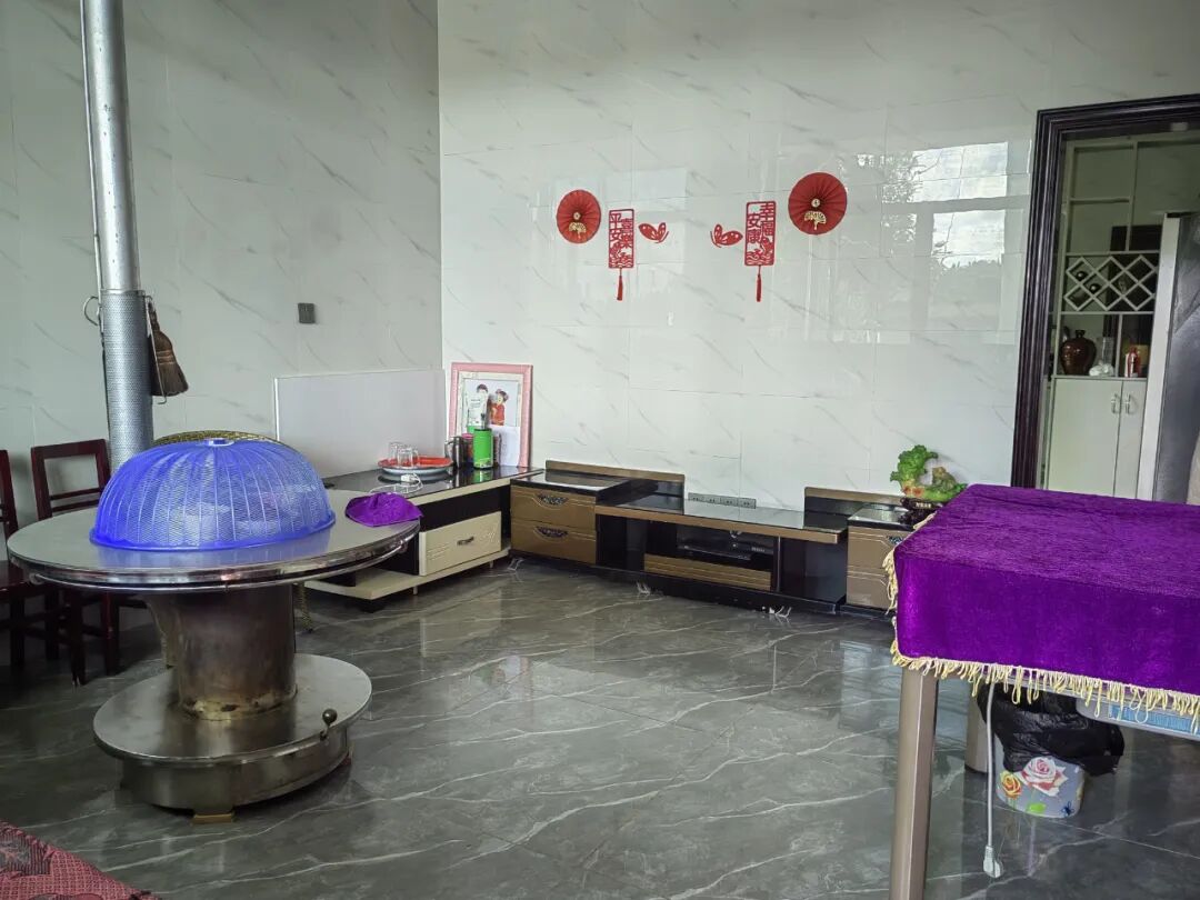 Revitalizing Hot Spring Town: A Benchmark Household's Transformation through 'Two Cleanings, Two Modifications, and Two Governance'