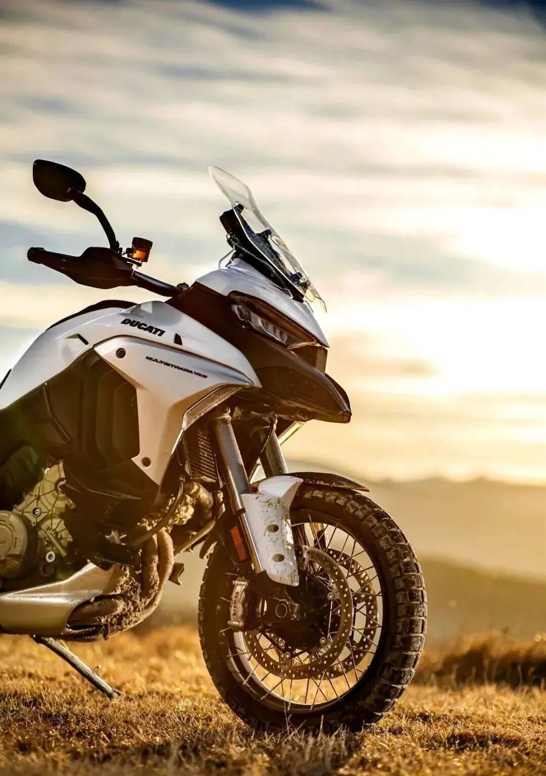 2022 Ducati Multistrada V4 S: Upgraded Electronic Suspension and Automatic Seat Height Adjustment