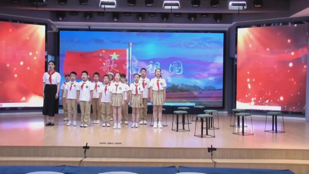 AI Paper Cutting and Robot Parade! A Technological and Cultural Fusion on the First Day of School at the Affiliated Primary School of the Education Institute
