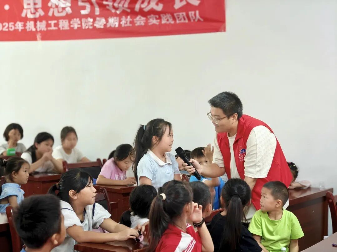Interesting Summer Classes in Mashan, Meitan: Water Safety, AI Robots, and Crafts!