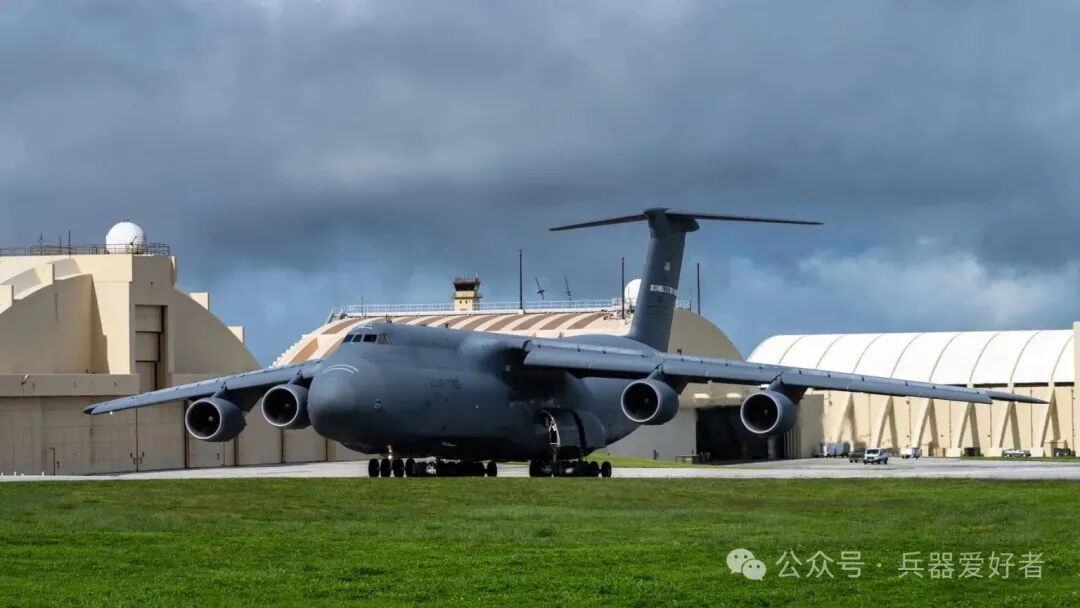 The Future Replacement of the C-5 Galaxy and C-17 Globemaster III Transport Aircraft by a Single Model