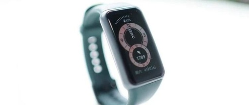 The Surge of Smart Bands: Will They Force Smartwatches into a Competitive Spiral?