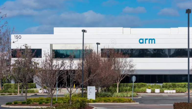 Arm Successfully Recruits Amazon AI Chip Leader, Will Nvidia's Dominance Be Challenged?
