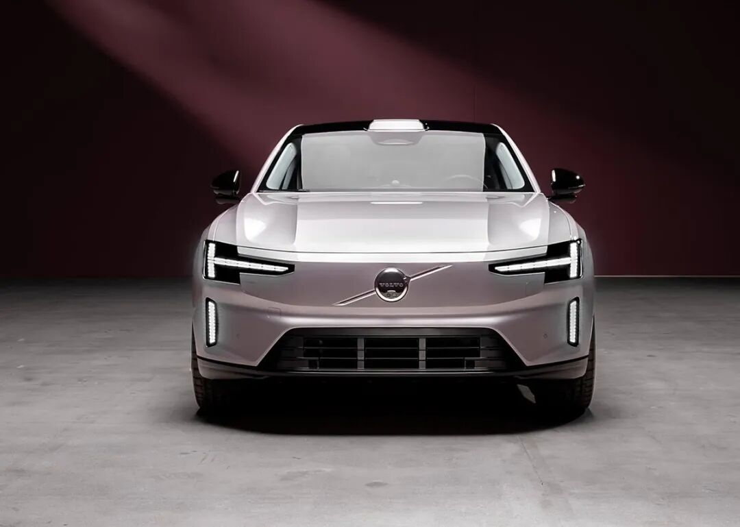 Volvo Takes Action! The All-New All-Electric C-Class Car Unveiled, Charging for 10 Minutes to Drive 300 Kilometers, Competing with Domestic Brands