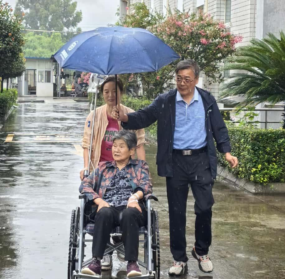 10-Minute Rapid Medical Assistance: Embedded Care for the Elderly at Sanyikang Shigu Huating Base
