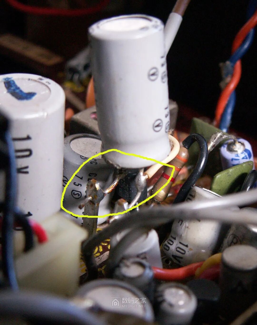 Disassembling a 50-Year-Old Panasonic Tape Recorder: Circuit Board Details Worth Seeing
