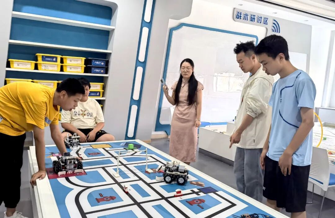 Innovative Start in Science and Technology: Our School's AI Robotics Club Wins Five Gold Medals and Advances to the National Competition