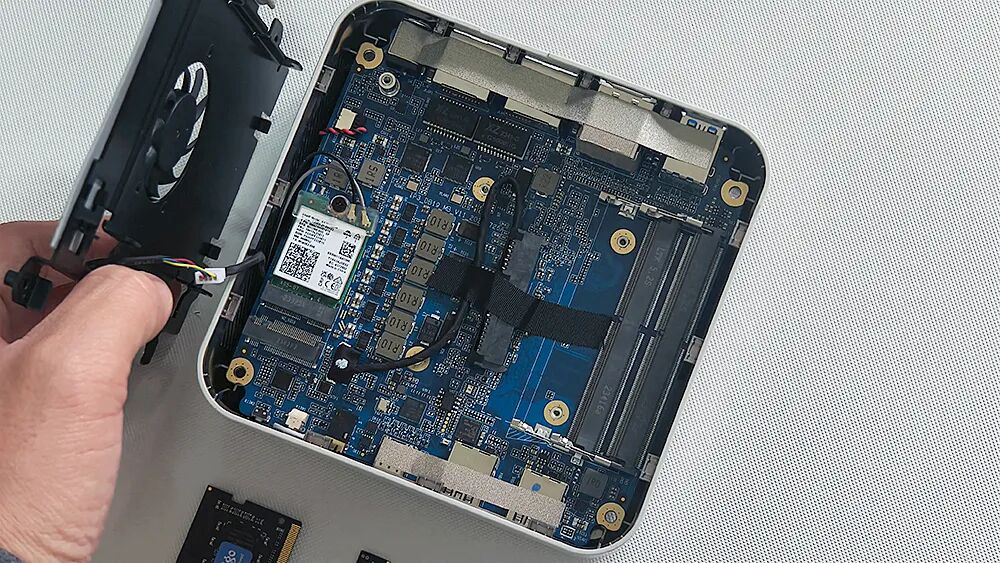 Haier YunYue Mini H12 Review: How Powerful is This Business Mini PC with a 12th Gen Core i5 Priced at 1999 Yuan?