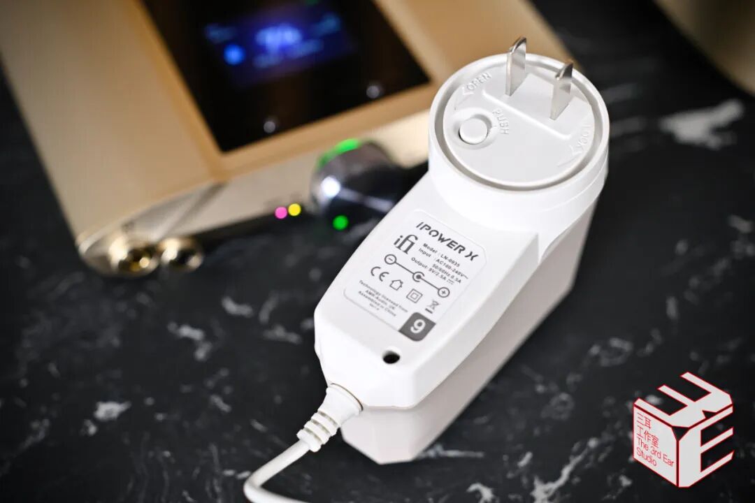 Strange yet 'Unique': Portable High-Performance DAC/Headphone Amplifier iFi Valkyrie