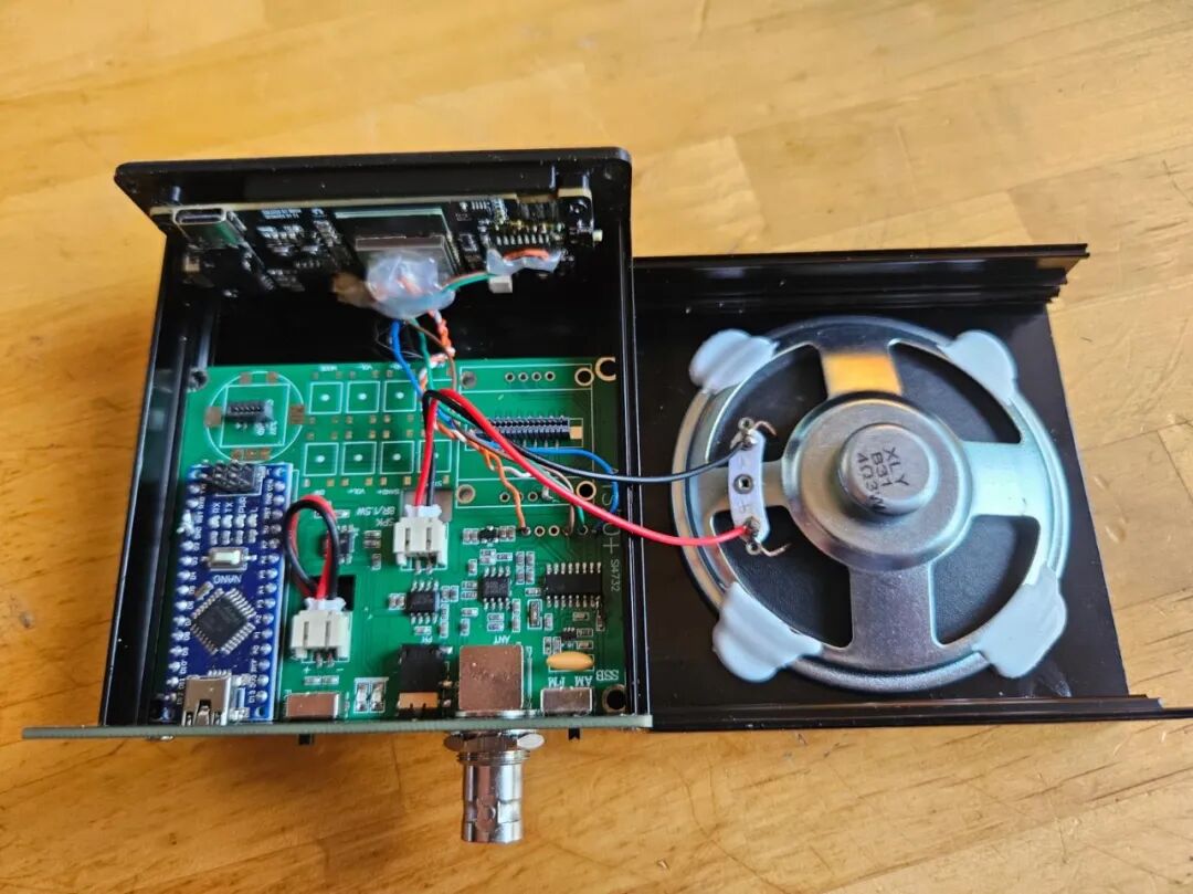 Optimizing the RF Front End of the SI4732 Chip Receiver, ESP32 Microcontroller, Display, Speaker, Audio System, and Battery