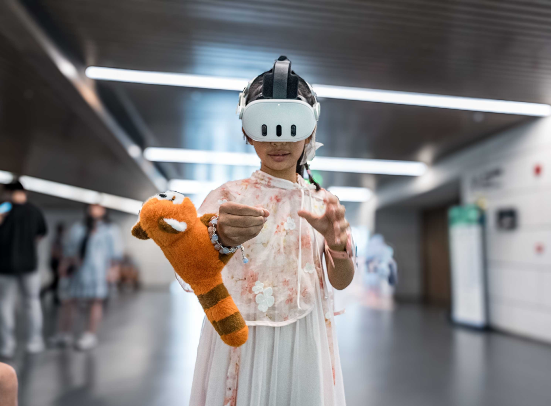 Chengdu High-tech Zone's Robot + AI Products Participate in Real-World 'Training Drill'!
