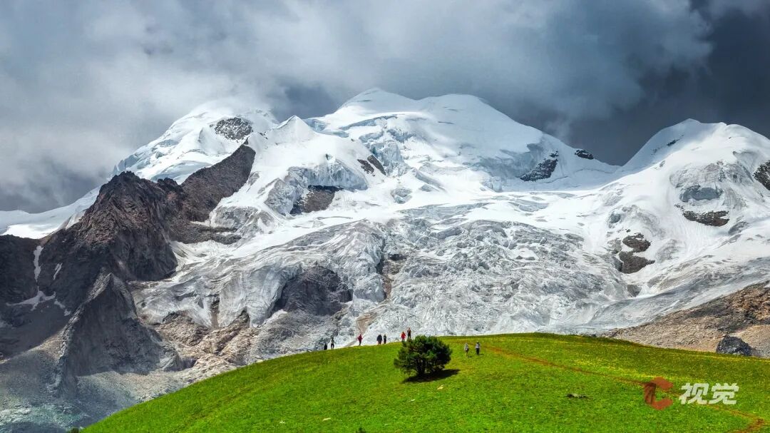 C Vision: A Glimpse of the Snow Mountain (50) | The Intertwining of Snow Mountain and Prairie Flower Sea - The Travel Guide to 'Little Switzerland' in Western Sichuan