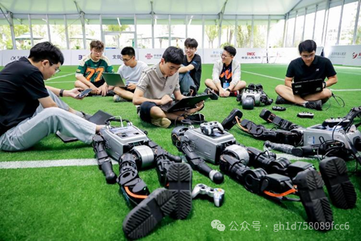 2025 World Humanoid Robot Sports Competition 3V3 Robot Football Match