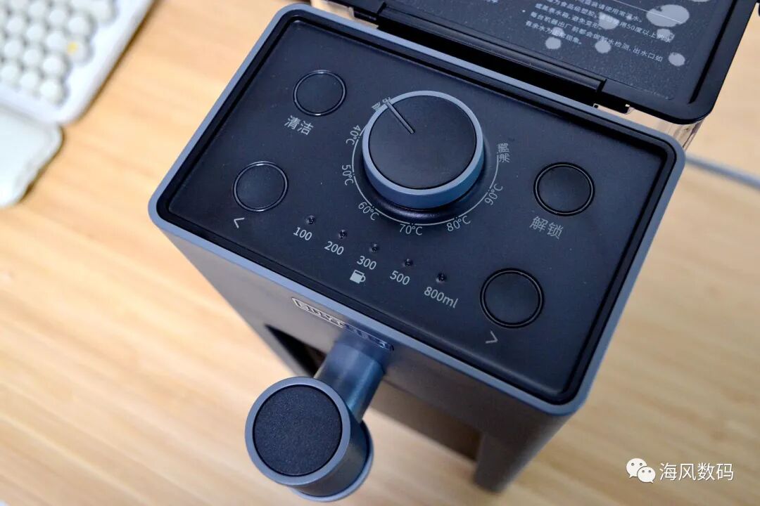 Transforming My Workspace with a Mini Host and a Water Dispenser for a Minimalist Desk