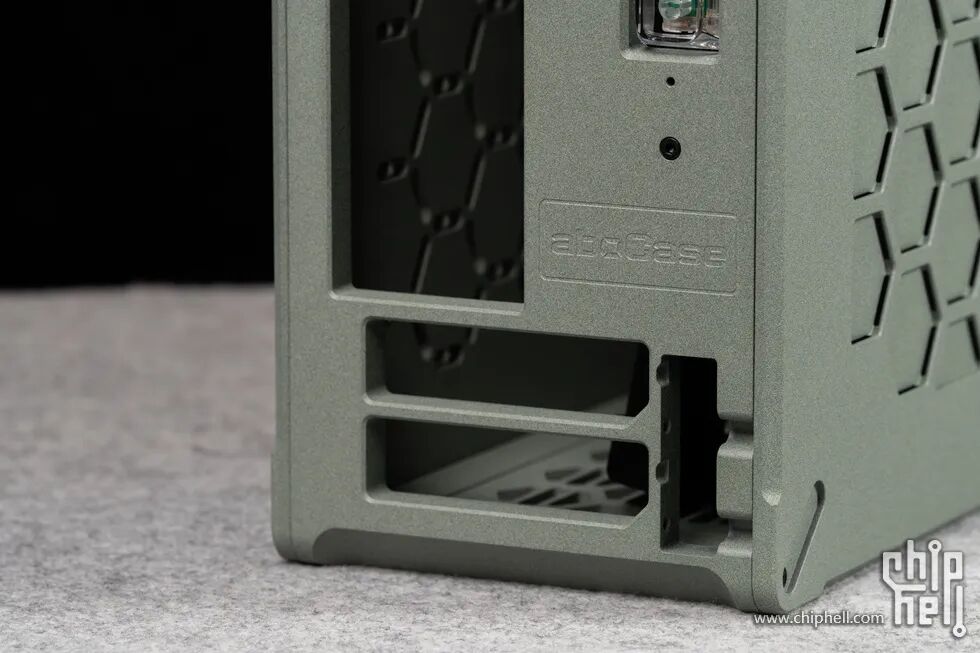 Industrial Aesthetics of the Computer