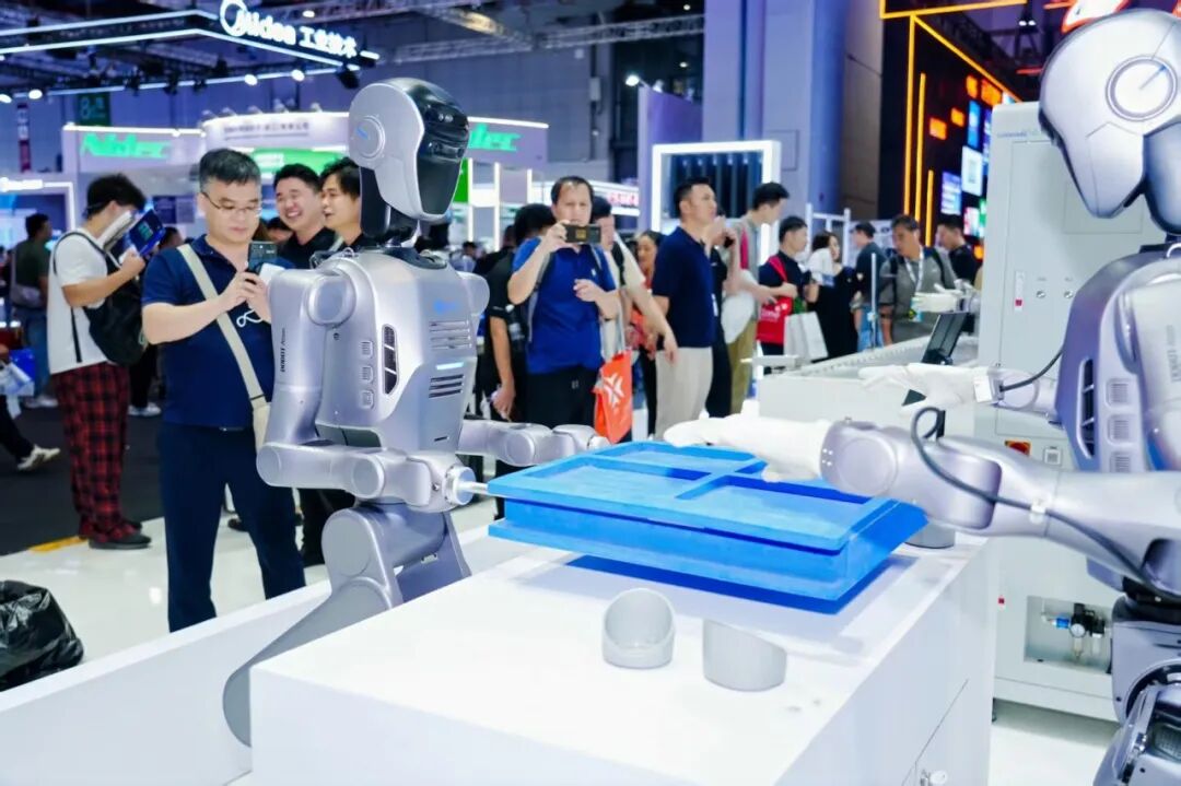 From Robotic Arms to Humanoid Robots: How Yujian Constructs a Leading Embodied Intelligence Infrastructure with a Multi-Modal Full-Stack Product Line