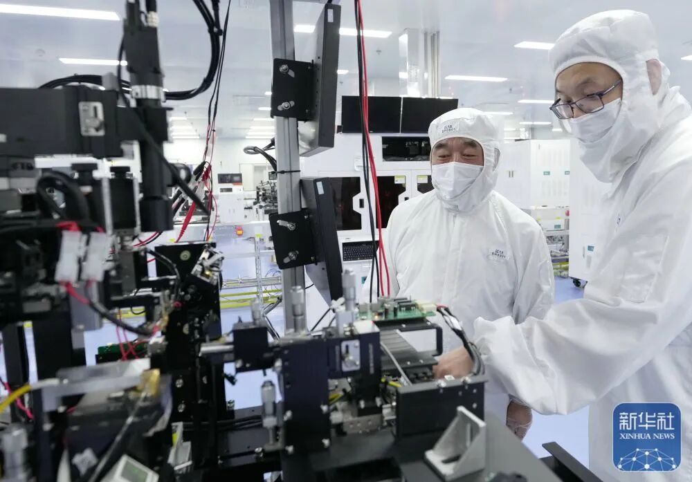 Yang Yongfeng: The Driver of Optical Chip Manufacturing and Intelligent Equipment Connectivity