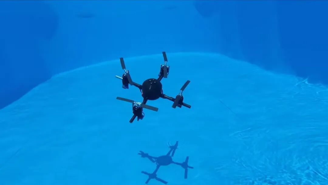 Seamless Transition Between Swimming and Flying: Students Create a 3D-Printed "Submersible Drone"