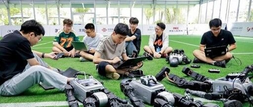 2025 World Humanoid Robot Sports Competition 3V3 Robot Football Match