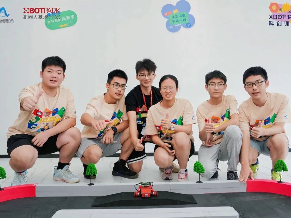Our Students Participate in the 2025 'Smart Home' High School Science and Technology Innovation Summer Camp