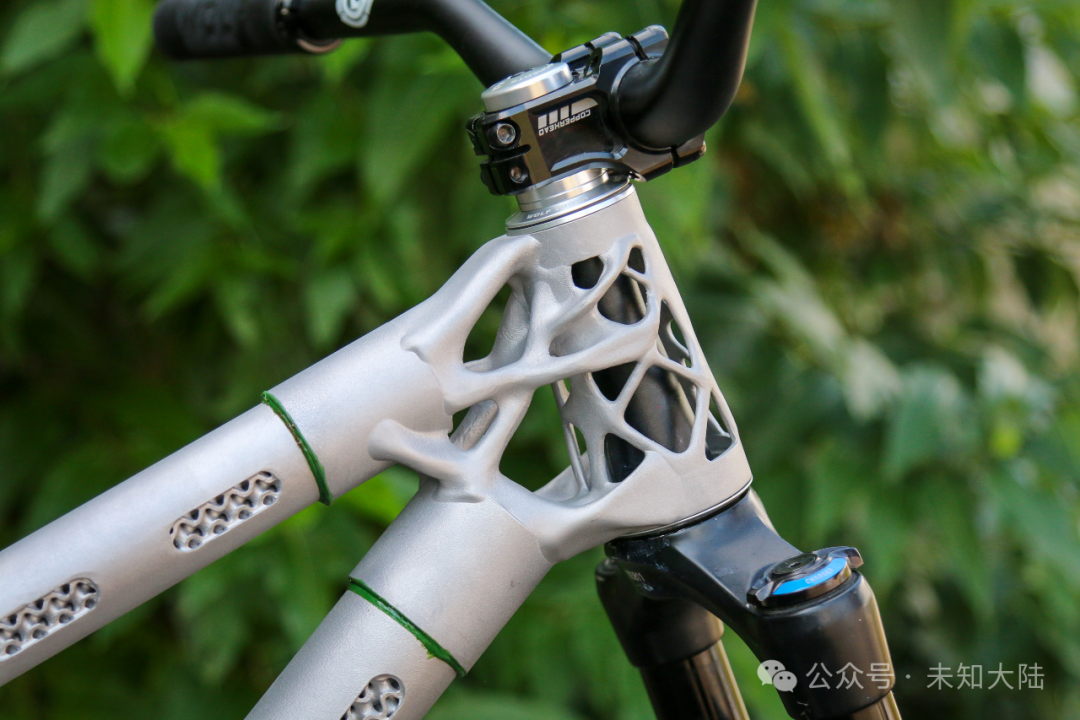 Wild 3D Printed Aluminum Alloy Off-Road Motorcycle Returns