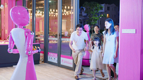 The Opening of the 'Robot Restaurant Complex': A Technological Leap for Country Garden