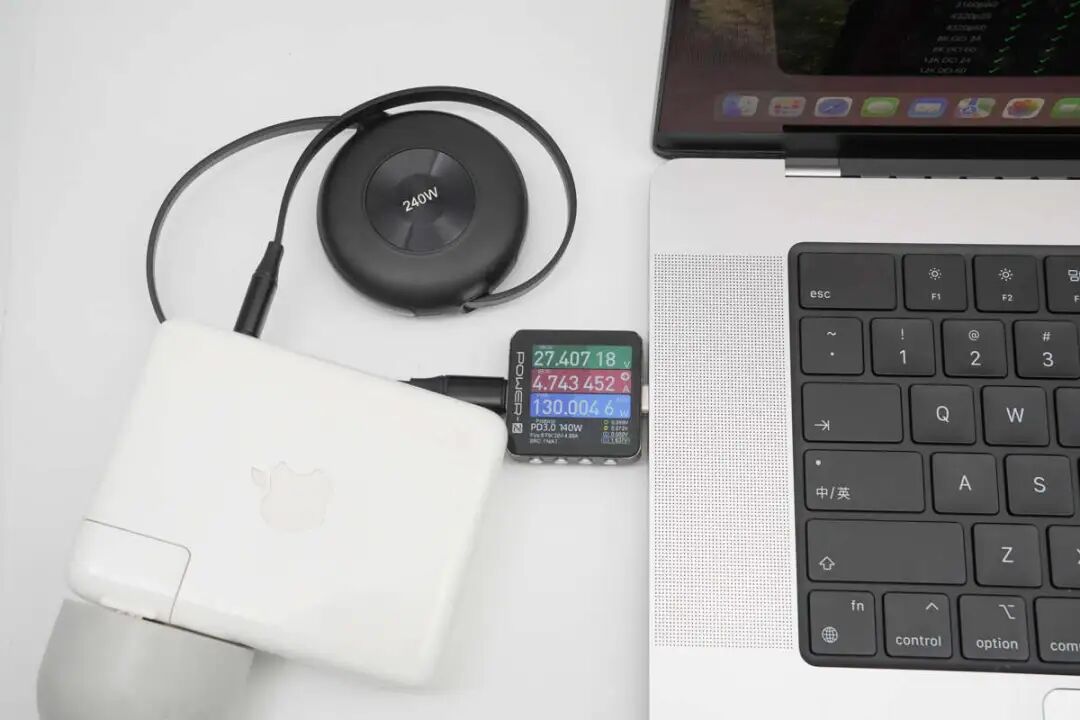 XINLEWEI 240W C-C Fast Charging Retractable Data Cable Review: Dual Retractable + High Power, Convenient Charging and Storage