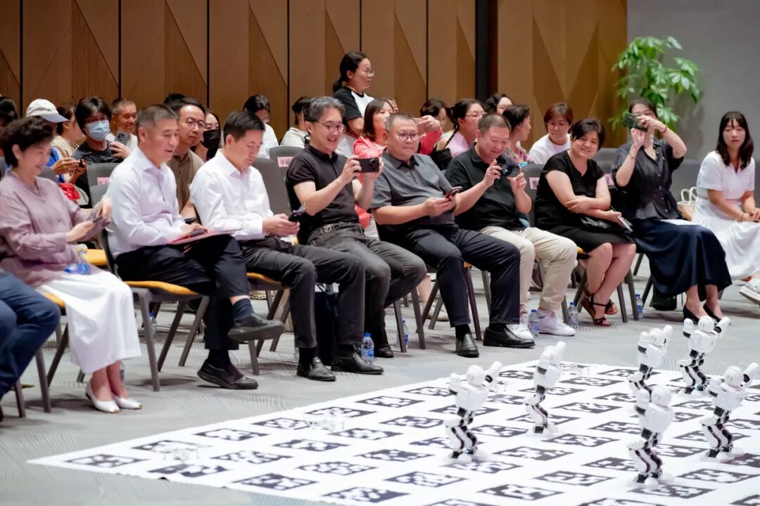 Science Popularization Month: Robots, Drones, and AI Technology at the Spring Festival Gala!