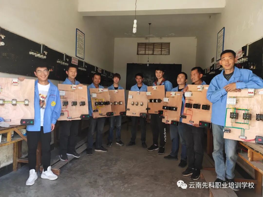 Electrical Engineering Class Student Circuit Board Production Internship