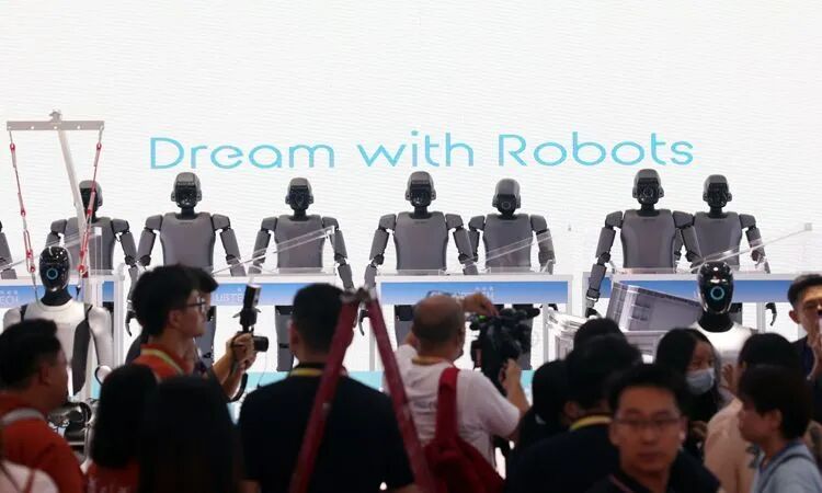 Robots Engage in 'Combat' and Make Tanghulu