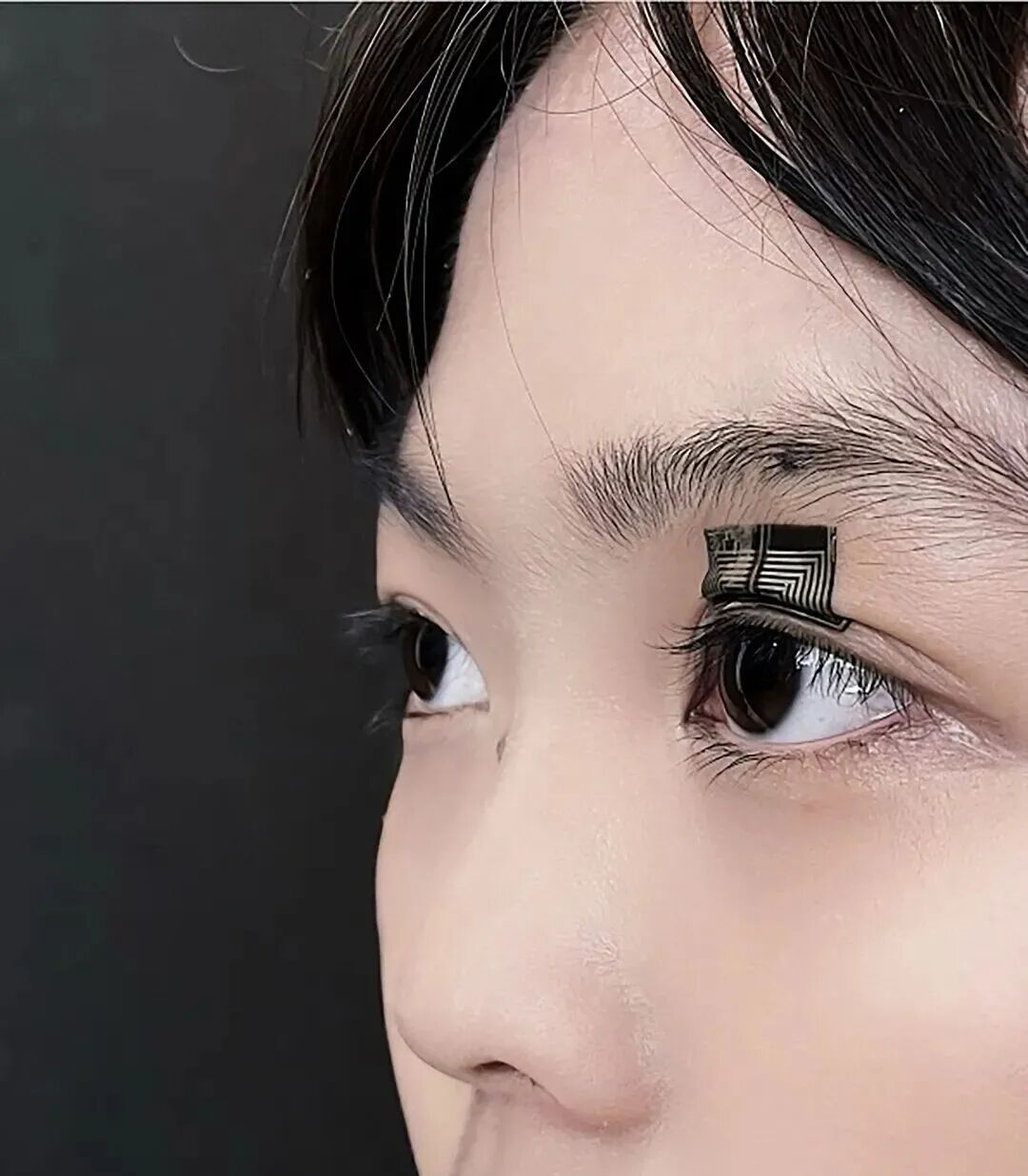 UCLA Develops Flexible Sensor: Reliable Measurement of Fatigue Levels Through Monitoring Blink Movements