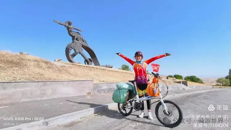 A Return Customer After Eating Fish; Cycling from 11°C to 38°C to Yerevan (Days 19-20 of Cycling in the Caucasus + Turkey)