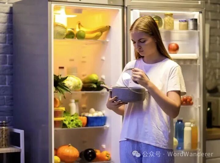 Can You Put Hot Food Directly into the Refrigerator?
