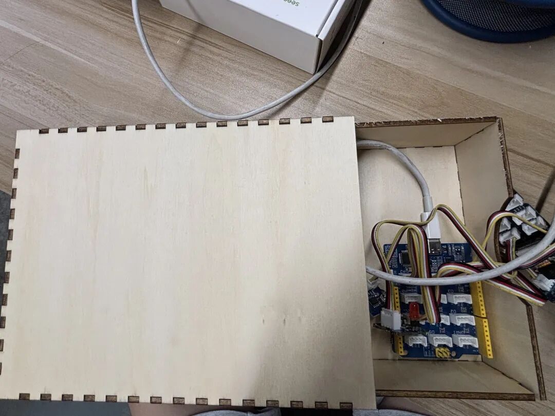 Maker Project Showcase | Smart Light Reminder System Based on Arduino and XIAO