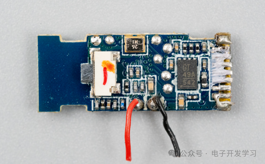 Disassembly of the Vintage Xiaomi First-Generation Bluetooth Headset: A 2014 Red Dot Award Product, Completely Dismantled!