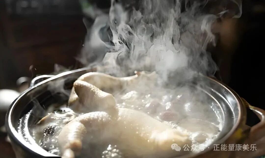 Drinking Hot Beverages = Chronic Suicide! 3 Tips to Cool Down by 10°C and Reduce Esophageal Cancer Risk