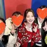 Xin Zhilei Returns to Her Hometown for a Class Reunion: Dressed Simply, Standing in the Spotlight, Chatting Casually in Her Native Dialect