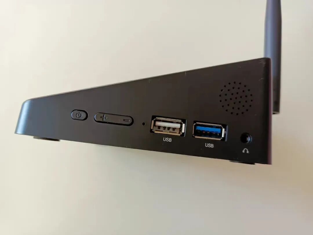Mini All-in-One Computer for 99 Yuan: 7-Inch Touchscreen + Windows 10 System with Multiple Interfaces