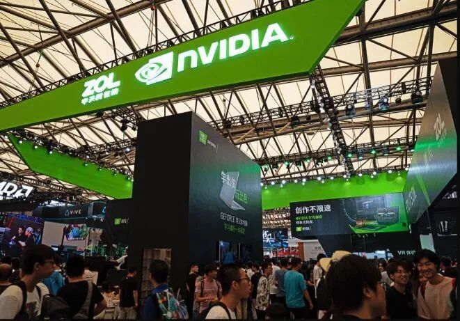 Global Chip Industry Shock! Google's TPU Chip Emerges, Conspiring with Meta for Major Moves! Nvidia's Market Value Plummets by 4 Trillion Yuan, Is Its "Moat" Breached? Jensen Huang Can't Sit Still!