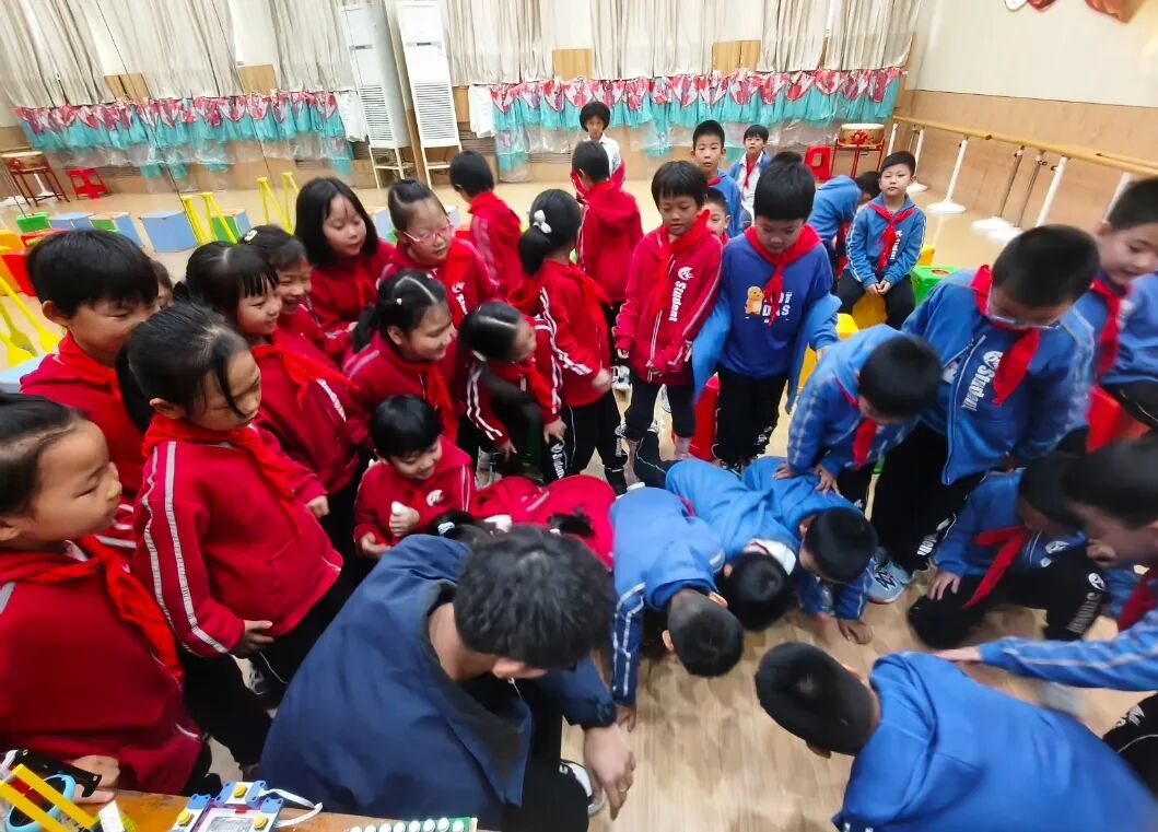 Cultivating a Bright Future: Class-Based Curriculum on AI Robotics