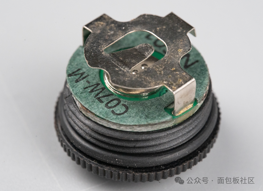 Disassembling a Leaky 360 Tire Pressure Sensor! Screw Antenna? This Operation is Impressive!