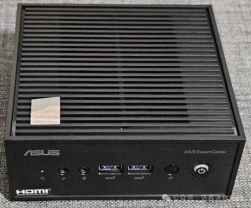 ASUS ExpertCenter PN42 Review: A Fanless Mini PC