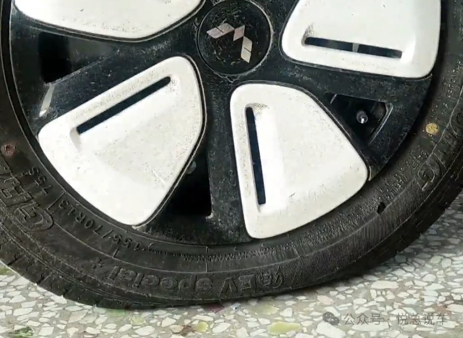 Don't Press Randomly! Pressing These Two Buttons Incorrectly in Your Car Can Lead to Skidding in Rain and Blowouts at High Speeds, with Repair Costs Reaching 2000