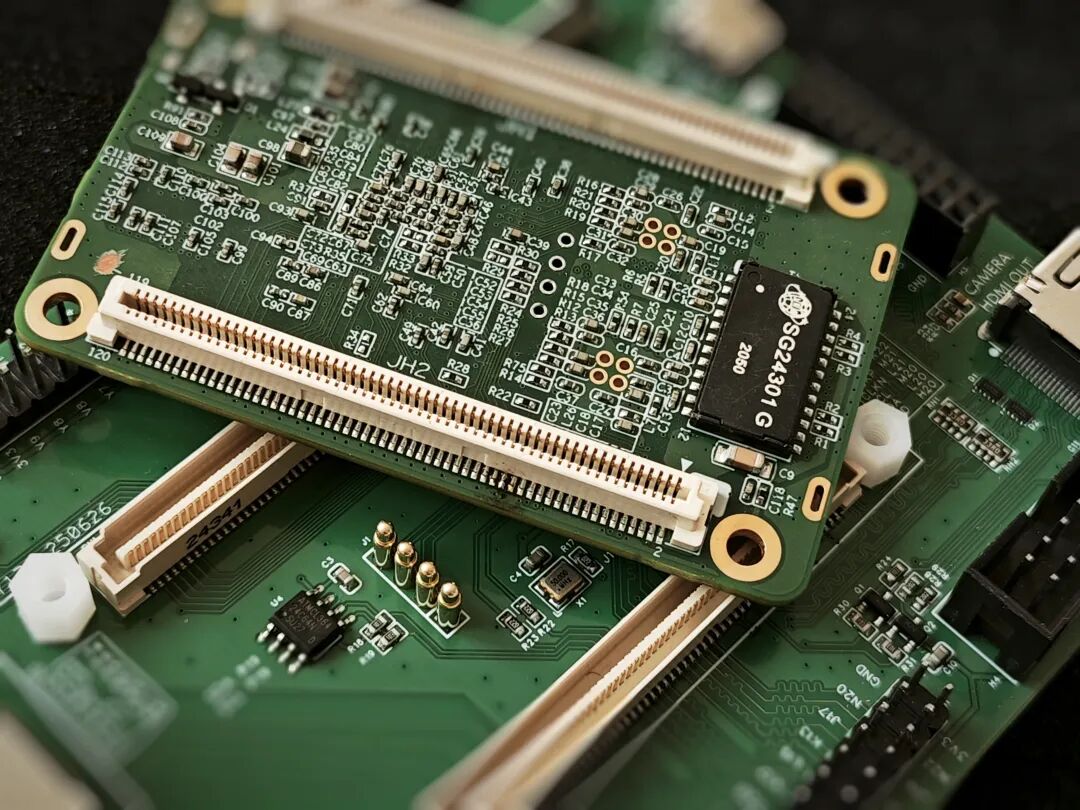 Review of a Second-Hand FPGA Development Board: An Affordable Entry-Level FPGA Tool!