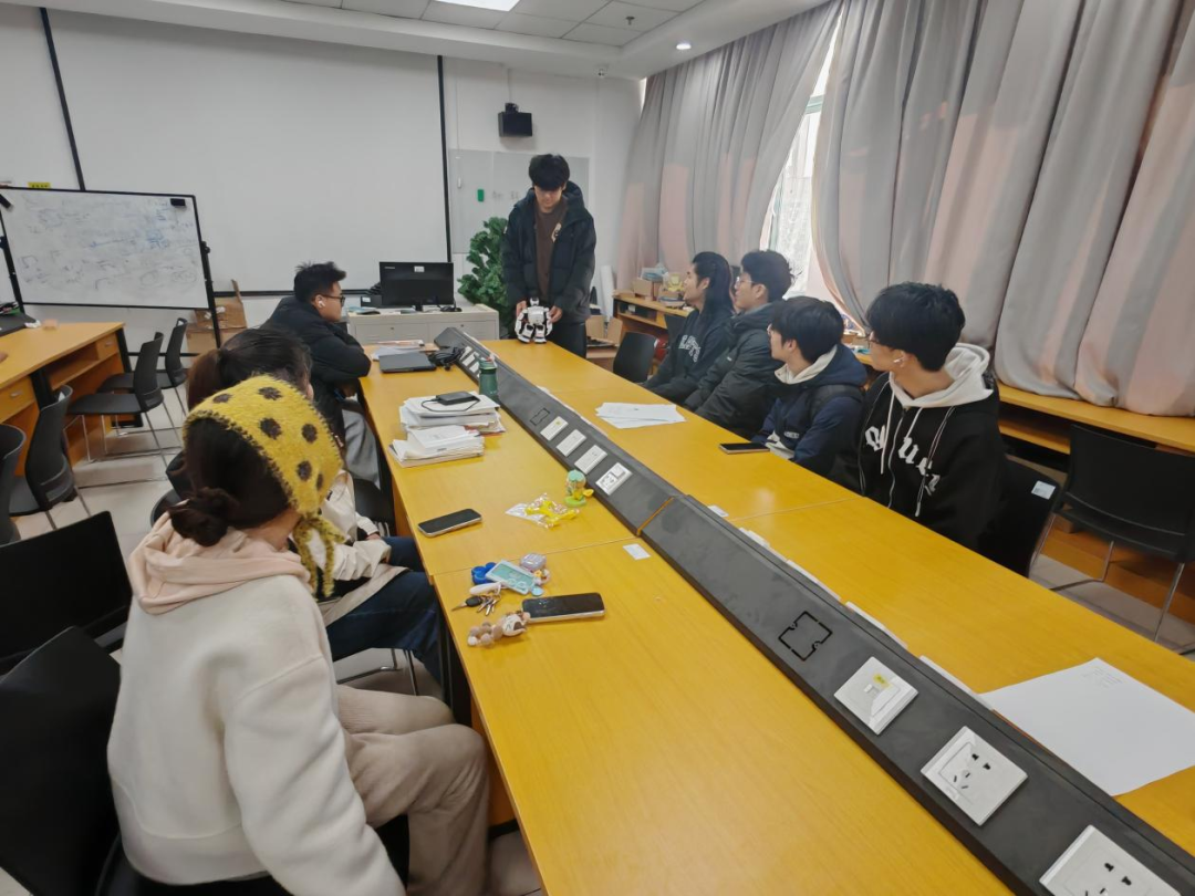 A Fascinating Journey of IoT "Device Competition": Launching an Immersive Robotics Practical Class
