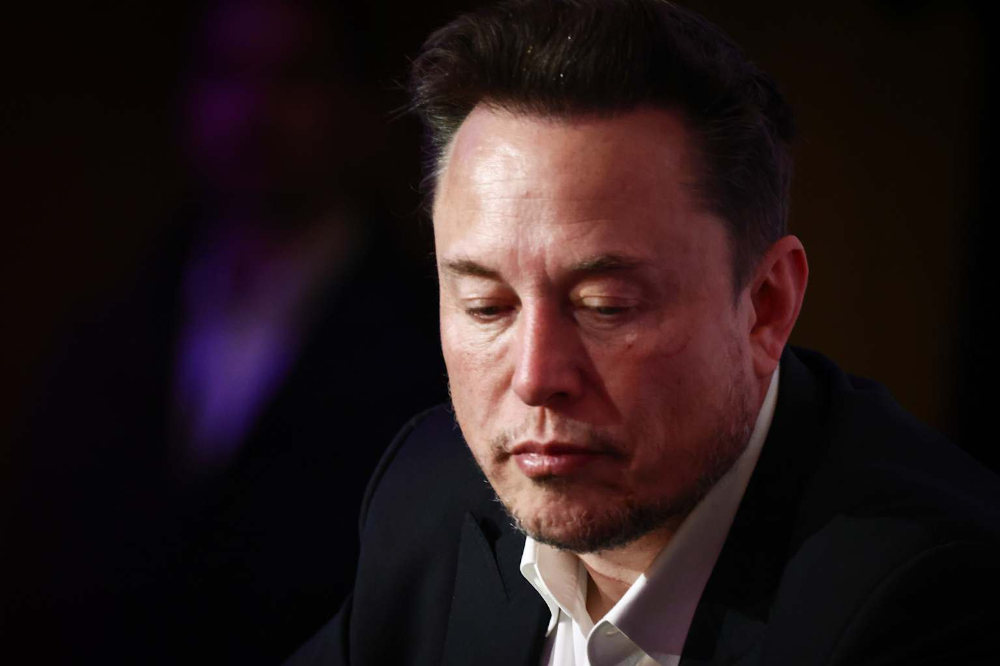 Is It Human or AI? Grok Chatbot's Absurd Praise for Musk After Update