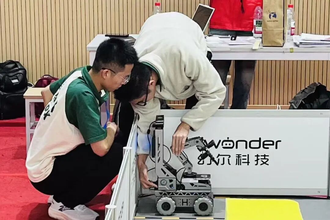 AI Innovation Robotics Team from Bochuan College Wins National Competition Awards
