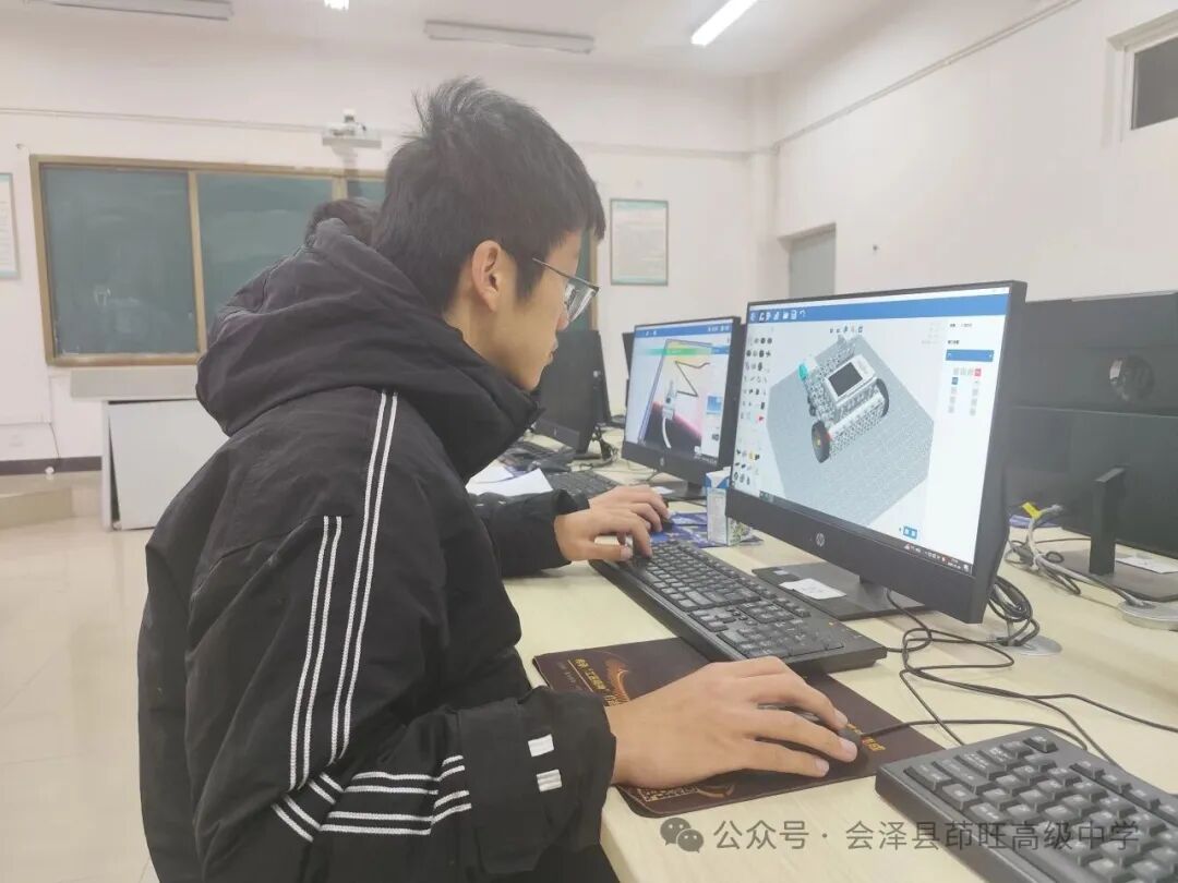 Students from Huize Yiwang High School Achieve Outstanding Results at the 11th Qujing Youth Robotics Competition