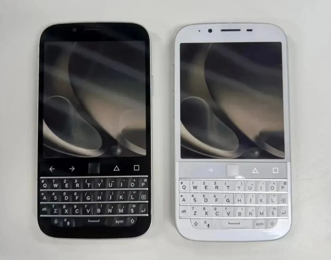 The New Prototype of the Blackberry Q27 Has Arrived