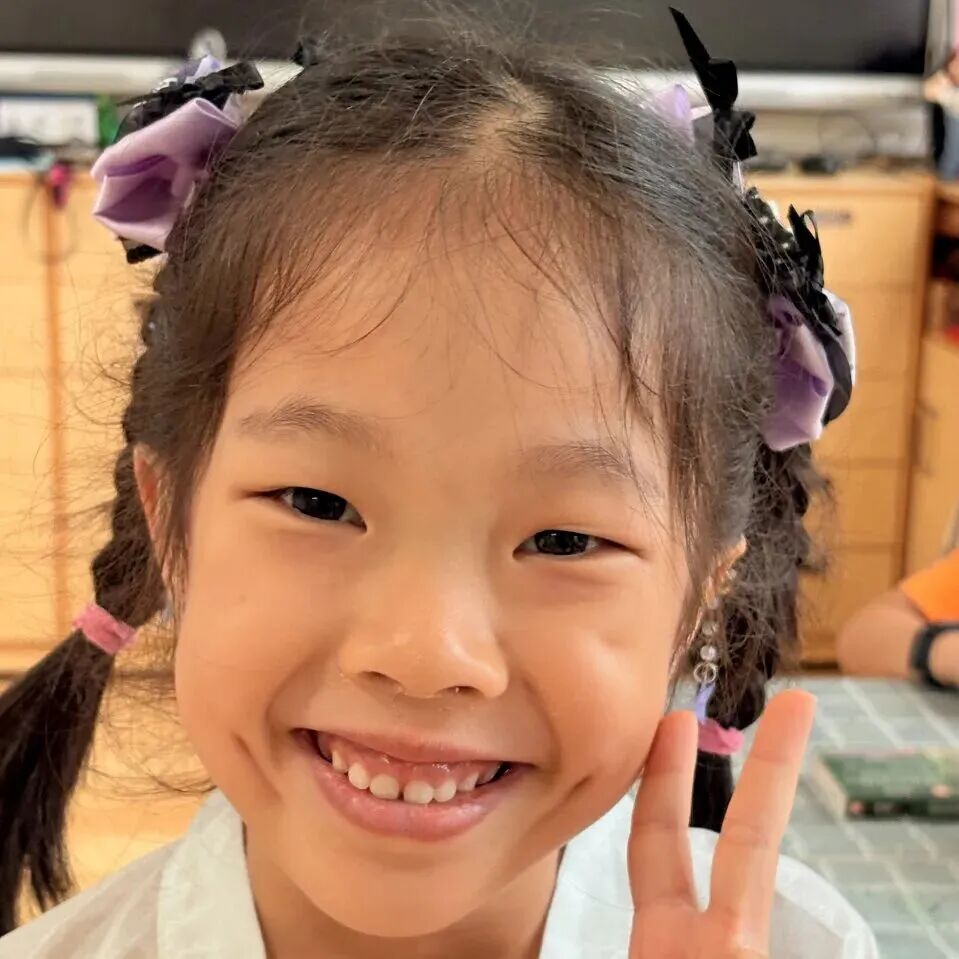 A Mysterious Companion Appears in Kindergarten! Did AI Robots Stump the Children?